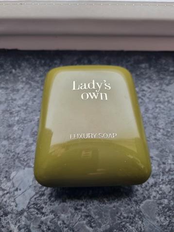 Retro vintage zeep doosje Lady's own luxery soap  beschikbaar voor biedingen