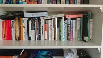 Grote collectie studieboeken, romans en non-fictie beschikbaar voor biedingen