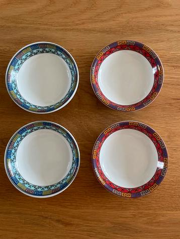 4 Sojasaus Schoteltjes beschikbaar voor biedingen