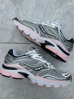 Saucony progrid omni 9 silver pink 44,5, Ophalen of Verzenden, Nieuw, Hardloopschoenen, Saucony