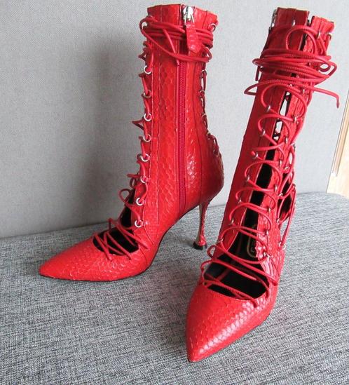 Nieuwe Liudmila lace-up laarzen in rood slangenleder, It 37, Kleding | Dames, Schoenen, Nieuw, Hoge laarzen, Rood, Verzenden