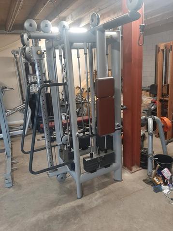 Technogym 4 station cable jungle  beschikbaar voor biedingen