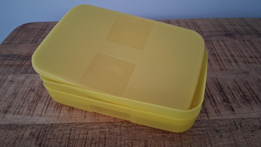 Tupperware 2 frisdozen 650 ml, Huis en Inrichting, Keuken | Tupperware, Ophalen of Verzenden