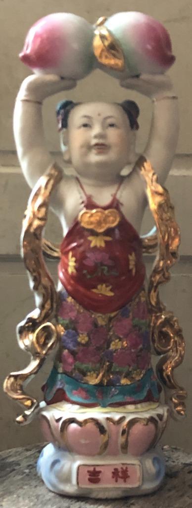 groot chinees porselein beeld  geluks kind, Antiek en Kunst, Kunst | Niet-Westerse kunst, Ophalen of Verzenden