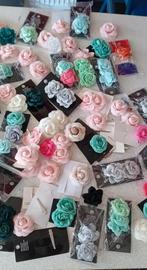 Set haarbloemen clips stoffen roosjes – diverse kleuren LOT, Ophalen of Verzenden, Nieuw, Haarspeld