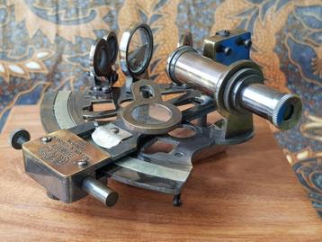 Mooie sextant uit Engeland in kistje van Kelvin & Hughes. beschikbaar voor biedingen