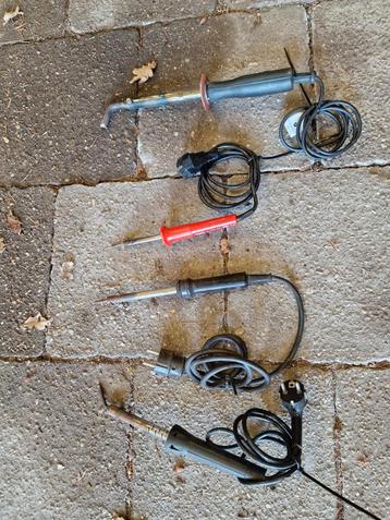 Diversen  soldeer bouten beschikbaar voor biedingen