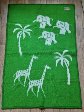 Retro vintage dralon kinder deken groen beschikbaar voor biedingen