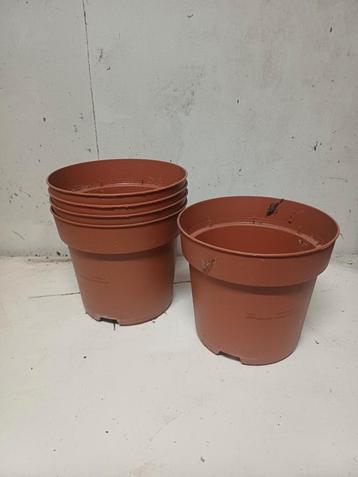 Kweekpotten 21 cm beschikbaar voor biedingen