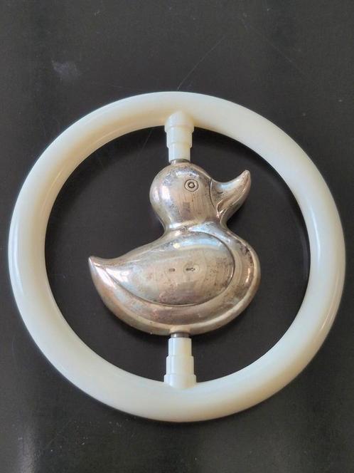Baby rammelaar zilver wit eend, Kinderen en Baby's, Speelgoed | Babyspeelgoed, Zo goed als nieuw, Rammelaar, Ophalen of Verzenden
