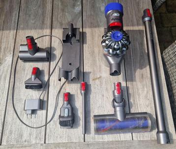 Dyson V7 Animal Extra - Steelstofzuiger met accessoires 229 beschikbaar voor biedingen