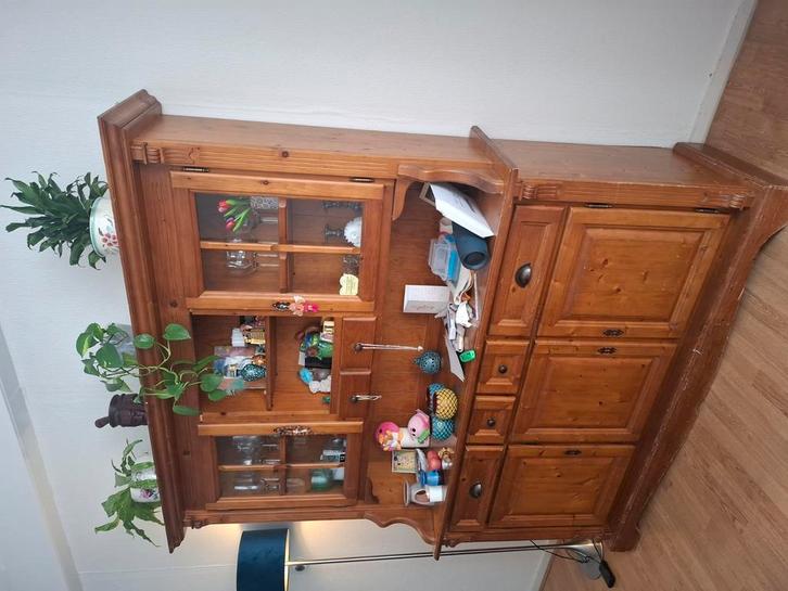 Prachtige buffetkast met veel opbergruimte., Huis en Inrichting, Kasten | Buffetkasten, Gebruikt, 200 cm of meer, 150 tot 200 cm