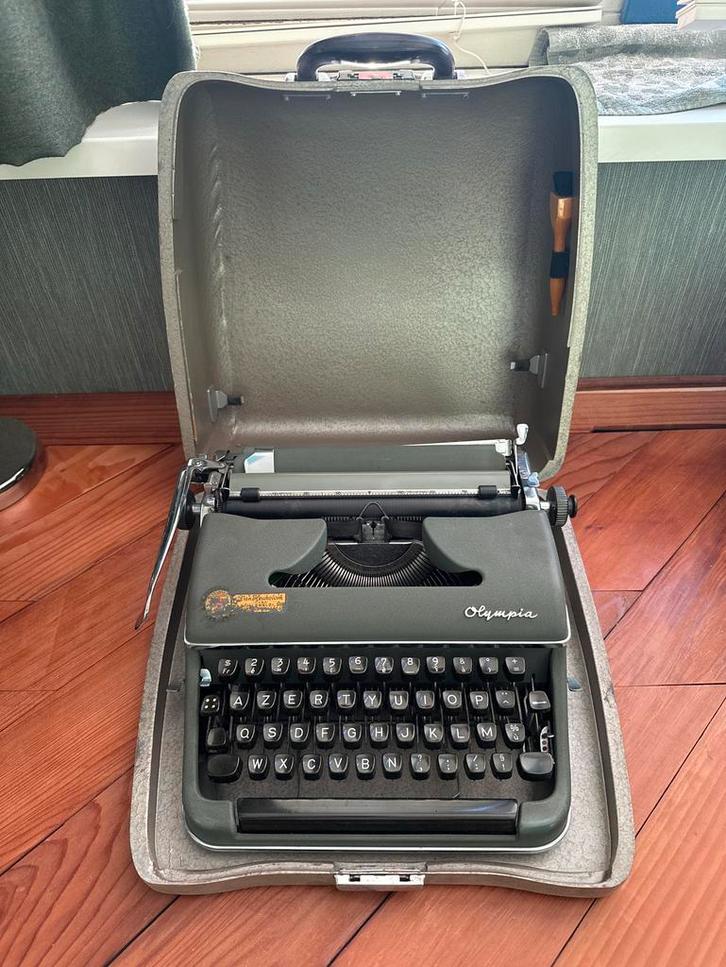 Typemachine Olympia SM2 schrijfmachine typewriter typmachine, Diversen, Typemachines, Gebruikt, Ophalen