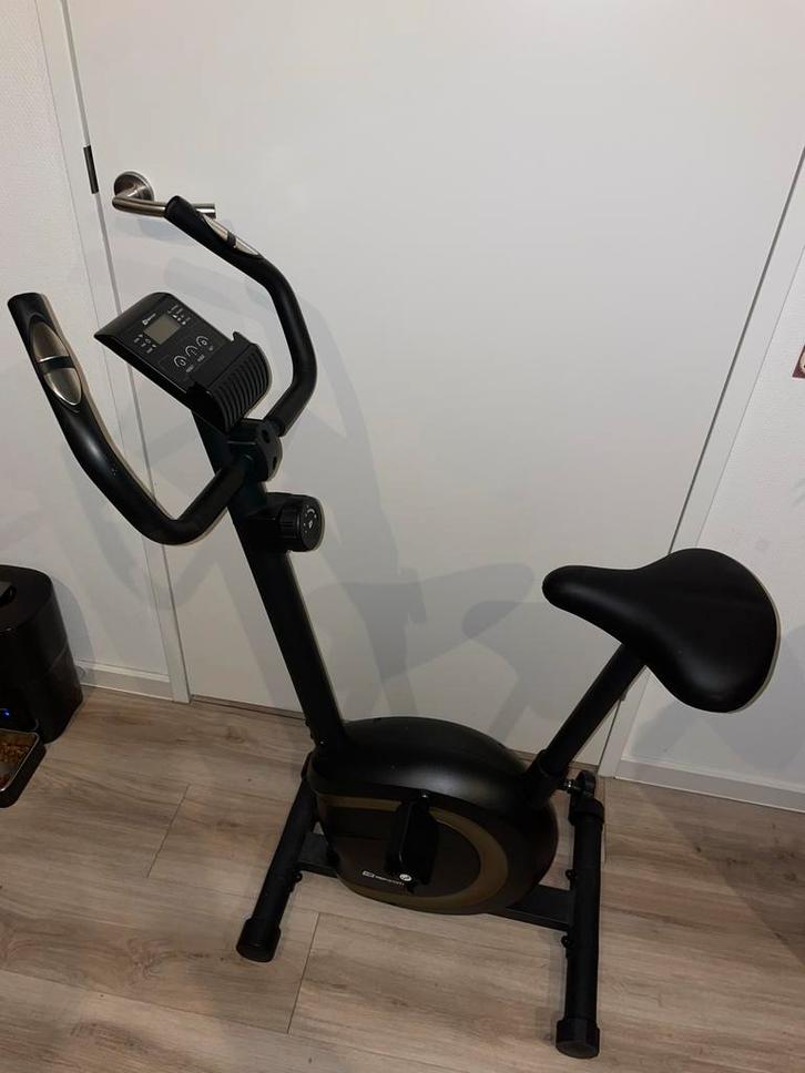 Hometrainer - Zo goed als nieuw, Sport en Fitness, Fitnessapparatuur, Zo goed als nieuw, Hometrainer, Benen, Metaal, Ophalen