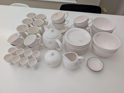 Riverdale servies 46-delig, Huis en Inrichting, Keuken | Servies, Zo goed als nieuw, Compleet servies, Overige stijlen, Aardewerk