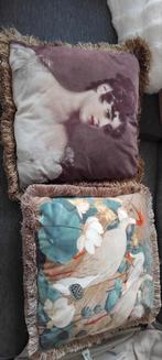 2 leuke kussens, Ophalen of Verzenden, Zo goed als nieuw, Vierkant