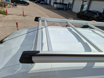 Mooie aluminium dakdrager met rol  . beschikbaar voor biedingen