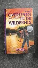 Gary Paulsen - Overleven in de wildernis, Boeken, Ophalen of Verzenden, Zo goed als nieuw, Gary Paulsen
