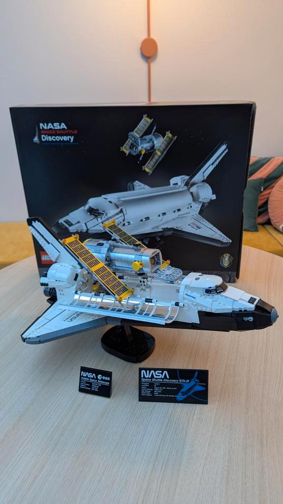 LEGO Space Shuttle Discovery 10283, Kinderen en Baby's, Speelgoed | Duplo en Lego, Zo goed als nieuw, Lego, Complete set, Ophalen of Verzenden