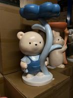 Schattig Baby Beer Beeld met Bloem, Antiek en Kunst, Ophalen of Verzenden