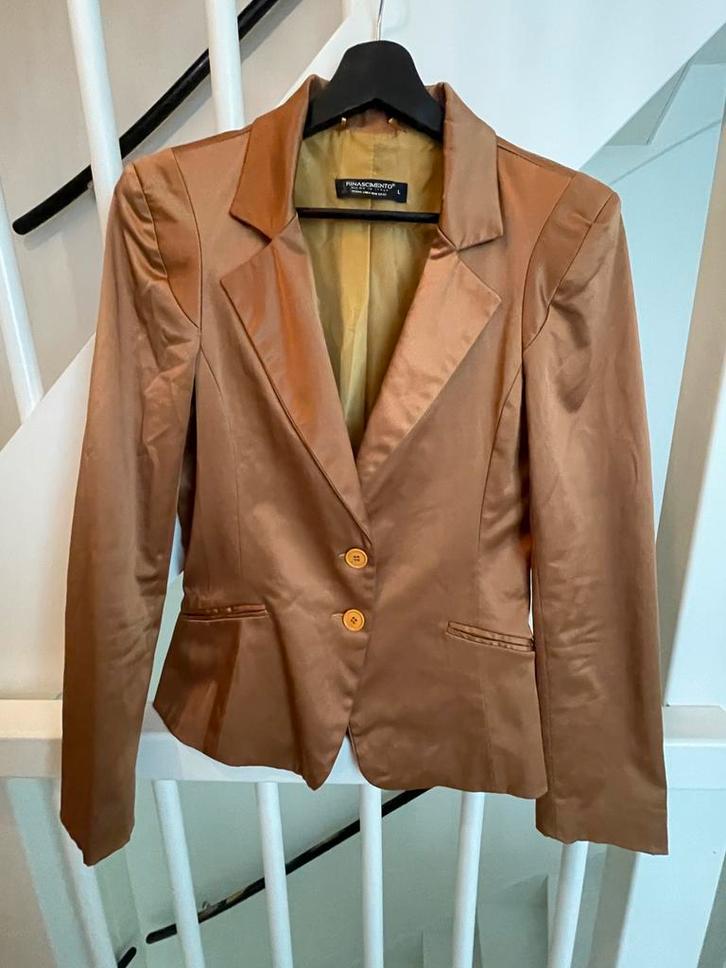 Te koop: prachtige satijnlook Rinascimento colbert maat L, Kleding | Dames, Jasjes, Kostuums en Pakken, Zo goed als nieuw, Ophalen of Verzenden