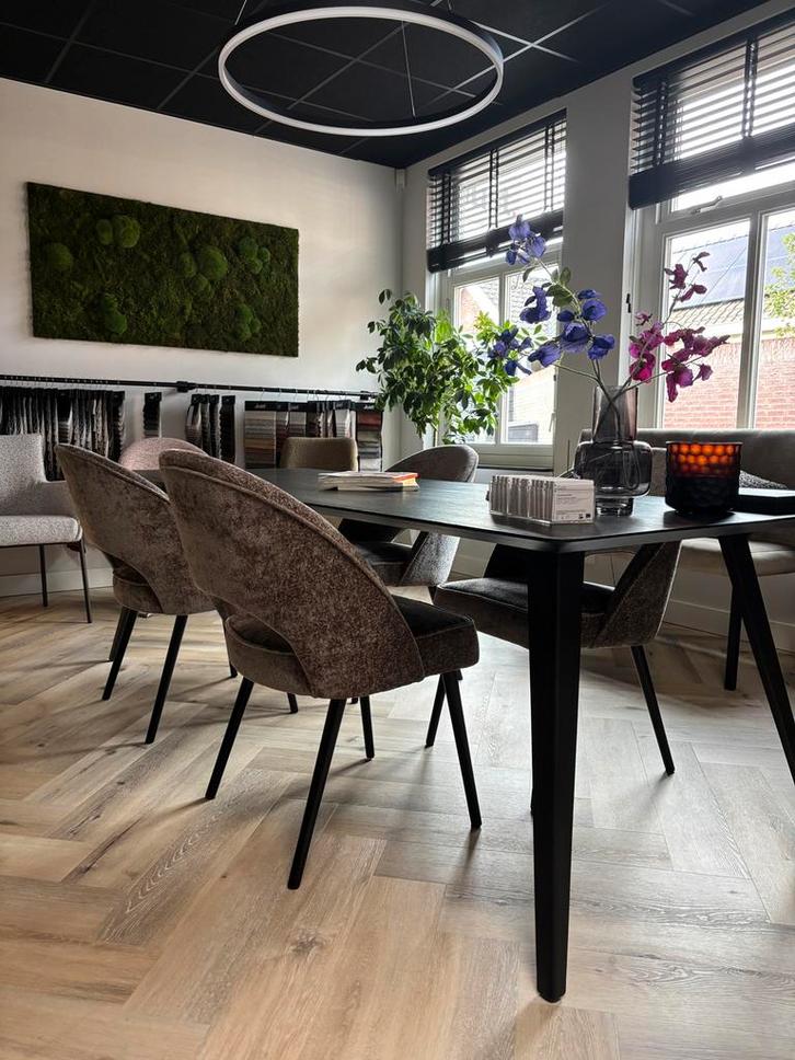 4 NIEUWE eetkamerstoelen in mooie stof, Huis en Inrichting, Stoelen, Nieuw, Vier, Stof, Bruin, Ophalen of Verzenden