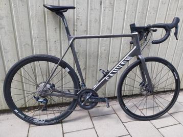 Canyon Ultimate CF SL Disc 8.0 beschikbaar voor biedingen