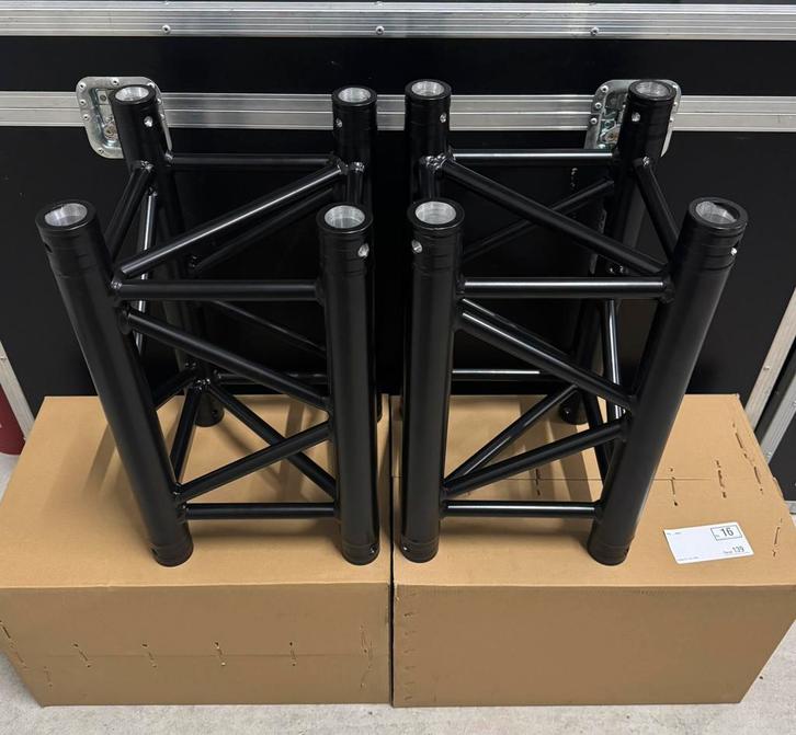 2x Milos Pro-30 Square 50cm zwart G Truss Global truss, Muziek en Instrumenten, Licht en Laser, Nieuw, Licht, Kleur, Ophalen of Verzenden