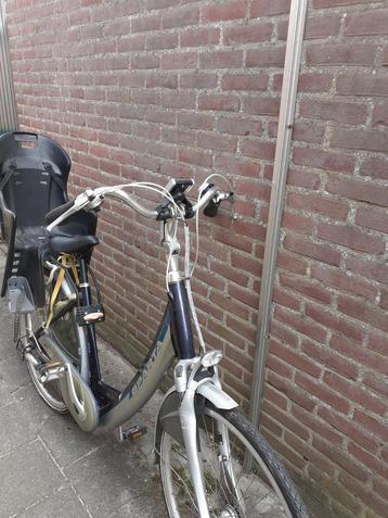 defecte fiets voor onderdelen/reparaties beschikbaar voor biedingen