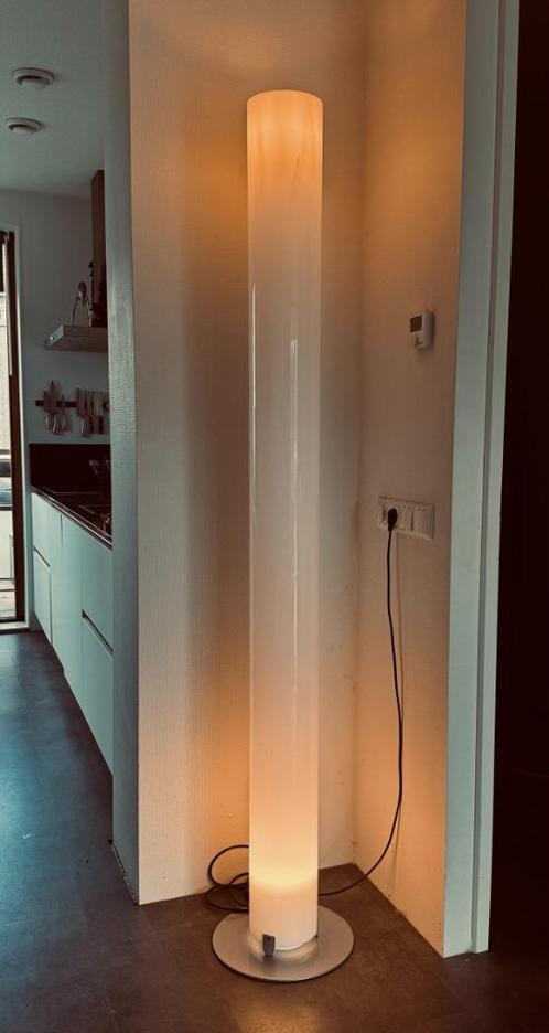 Flos Design Lamp - Flos Stylos, Huis en Inrichting, Lampen | Vloerlampen, Zo goed als nieuw, 150 tot 200 cm, Kunststof, Metaal