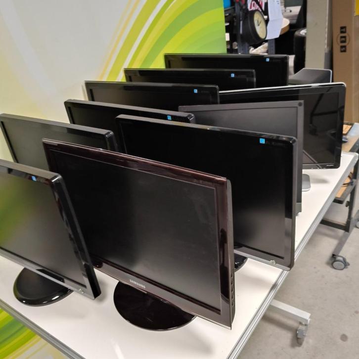 Partij van 10 monitor / beeldschermschermen alleen in 1 koop, Computers en Software, Monitoren, Gebruikt, 60 Hz of minder, DVI