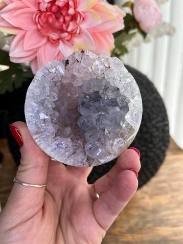 Prachtige Amethist Geode - Lila Kleur beschikbaar voor biedingen