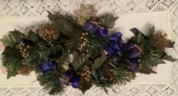 Kerststukje voor op tafel; 40/42 cm lang en goed 20 cm breed beschikbaar voor biedingen