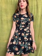 Jurkje zwart bloemenprint - Primark - 36/S/small, Kleding | Dames, Jurken, Zwart, Ophalen of Verzenden, Maat 36 (S), Gedragen