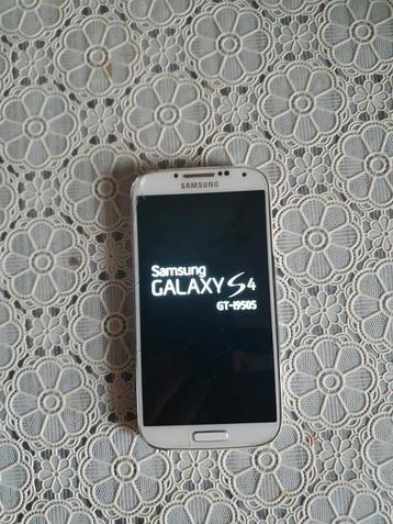 Samsung Galaxy S4 werkt perfect ! beschikbaar voor biedingen