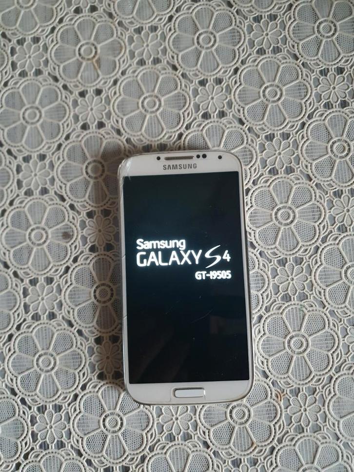 Samsung Galaxy S4 werkt perfect !, Telecommunicatie, Mobiele telefoons | Samsung, Gebruikt, Galaxy S2 t/m S9, 16 GB, Zonder abonnement