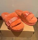 UGG • UGGS - FLUFFITA - Oud Roze Platform Slippers - 41, Kleding | Dames, Schoenen, Slippers, UGG, Nieuw, Ophalen of Verzenden