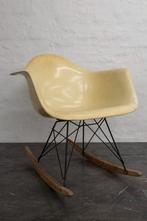 Lemon yellow rope edge Rocking chair met checker label Eames, Eén, Ophalen