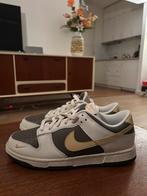 Nike dunk low ironstone sesame 40,5 nieuw, Kleding | Heren, Schoenen, Ophalen of Verzenden, Zo goed als nieuw, Overige kleuren