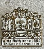 Witte Ruth T.H. Koek Carrousels Speldje 1904, Verzamelen, Speldjes, Pins en Buttons, Ophalen, Gebruikt, Overige onderwerpen, Speldje of Pin