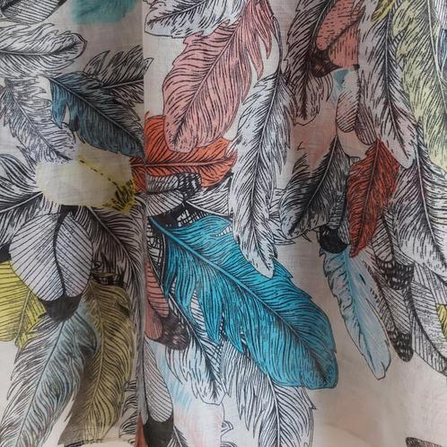 brede sjaal 110x180cm gekleurde veren, Kleding | Dames, Mutsen, Sjaals en Handschoenen, Zo goed als nieuw, Sjaal, Maat 46/48 (XL) of groter