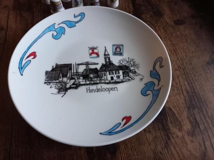 wandbord Hindeloopen & 15 porseleinen vingerhoedjes., Huis en Inrichting, Woonaccessoires | Wanddecoraties, Gebruikt, Verzenden