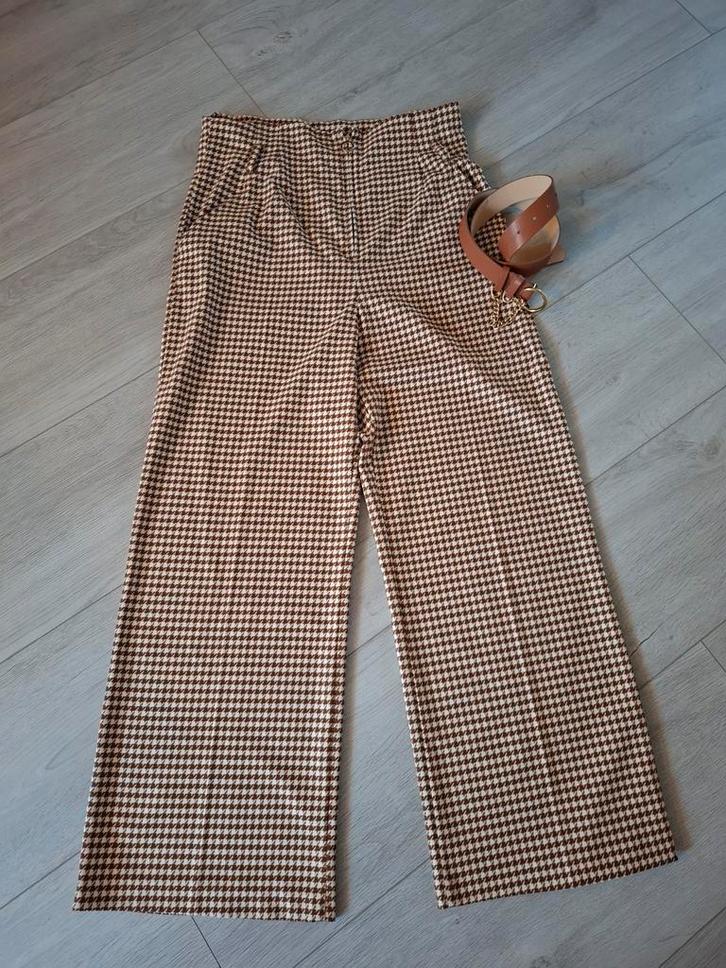 CAROLINE BISS EXCLUSIEVE BROEK MET RIEM..MAAT 40., Kleding | Dames, Broeken en Pantalons, Zo goed als nieuw, Lang, Ophalen of Verzenden