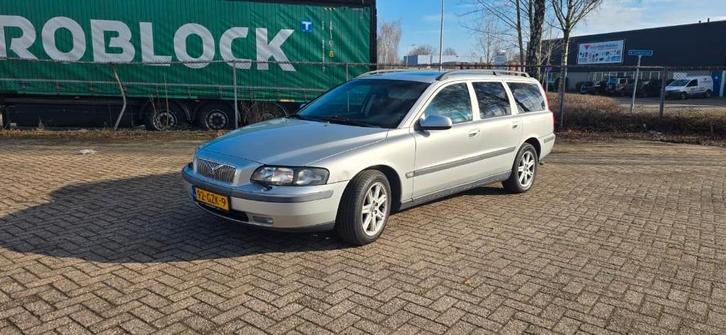 Volvo V70 2.4T 200PK Garantie!!, Auto's, Volvo, Bedrijf, V70, ABS, Airbags, Airconditioning, Alarm, Bluetooth, Boordcomputer, Centrale vergrendeling