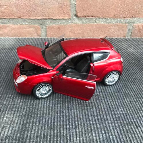 1:24 MONDO ALFA ROMEO MITO …….. 30,-, Hobby en Vrije tijd, Modelauto's | 1:24, Zo goed als nieuw, Auto, Overige merken, Ophalen of Verzenden