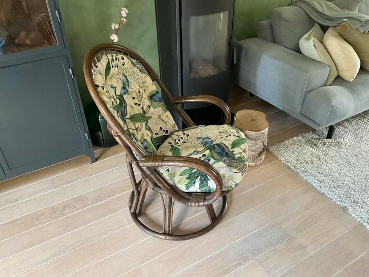 Retro rotan stoel (recent opnieuw gestoffeerd), Huis en Inrichting, Fauteuils, Minder dan 50 cm, 75 tot 100 cm, Ophalen