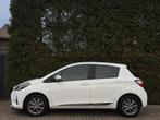 Toyota Yaris 1.5 Hybrid Dynamic Camera CarPlay € 17.890,00, Auto's, Toyota, Automaat, Gebruikt, 4 cilinders, Wit