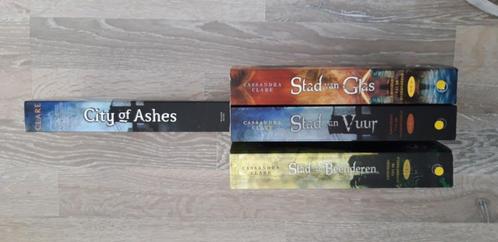 YA - Cassandra Clare, Boeken, Fantasy, Gelezen, Ophalen of Verzenden