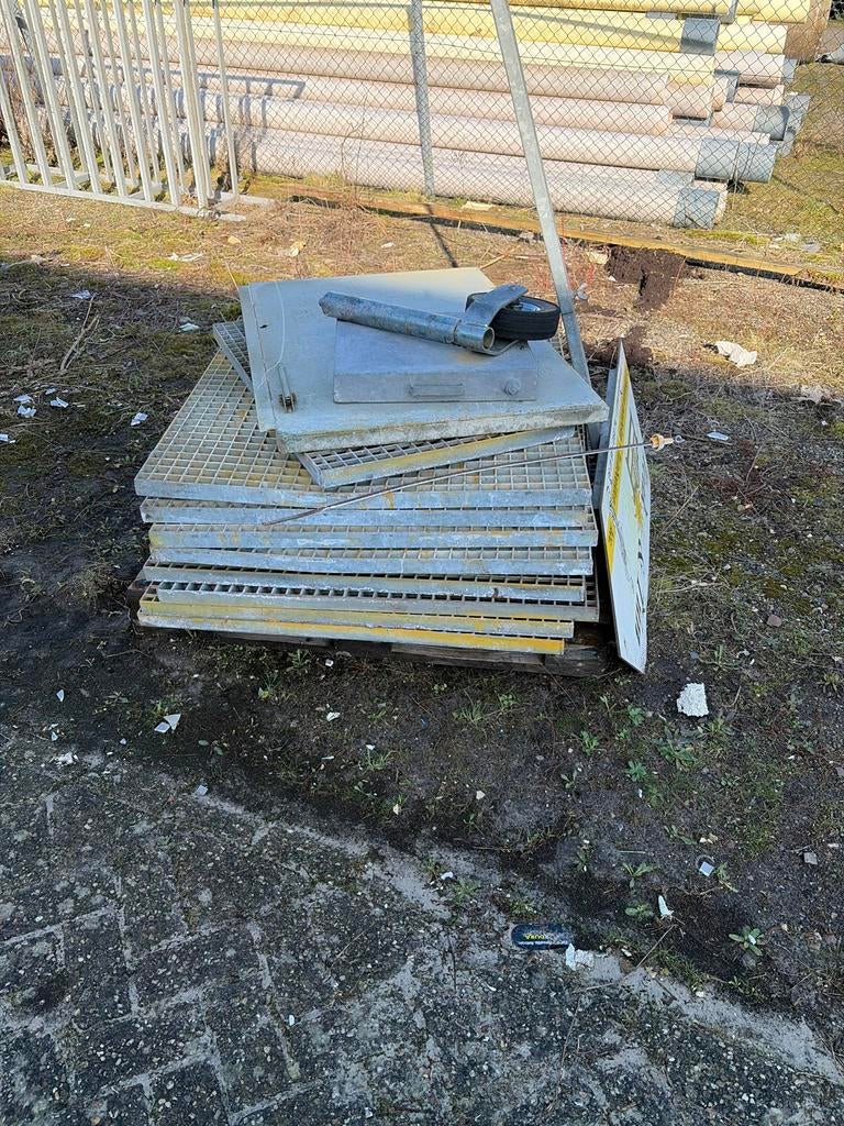 Vloerroosters 96cm x 100cm, Ophalen, IJzer, Tuinhek