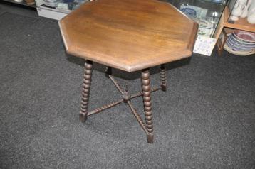 Mooie antieke bijzettafel / plantentafel op gebobbelde poten beschikbaar voor biedingen